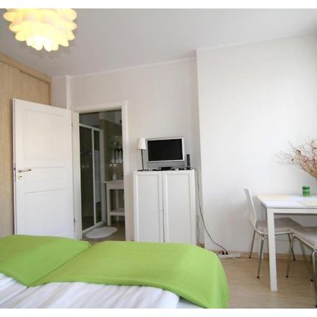Апартаменты Yellow House Lodging Сопот Экстерьер фото