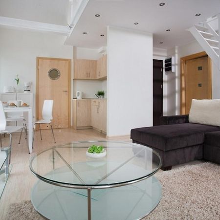 Апартаменты Yellow House Lodging Сопот Экстерьер фото